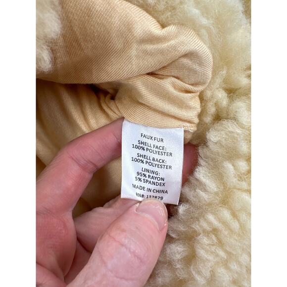 L’Acadamie - Peyton Cropped Sherpa Jacket in Wheat - Picture 3 of 5